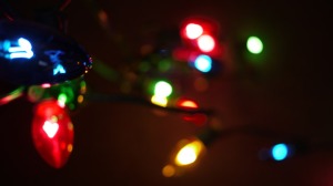 glowing-festive-lights-christmas-tree-white-small-large-bulb-bokeh-free-stock-photo